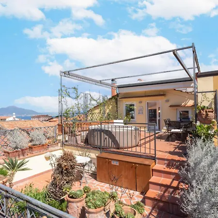 The Roof With Sea View Διαμέρισμα